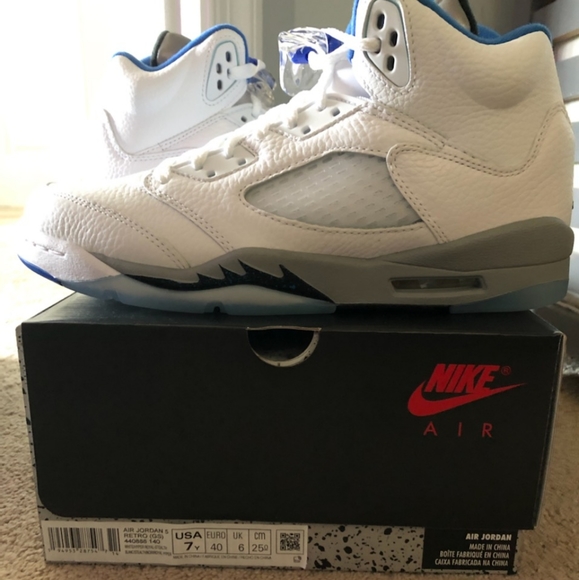 NIB Jordan Retro 5 Stealth
